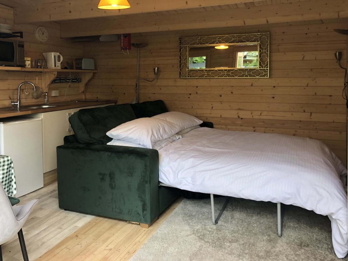 Cosy Garden Log Cabin Salisbury Kültér fotó